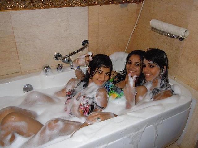 Belle ragazze indiane 55 non porno-- di sanjh
 #17663802