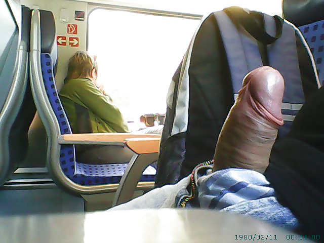 Masturbation En Public #12804171