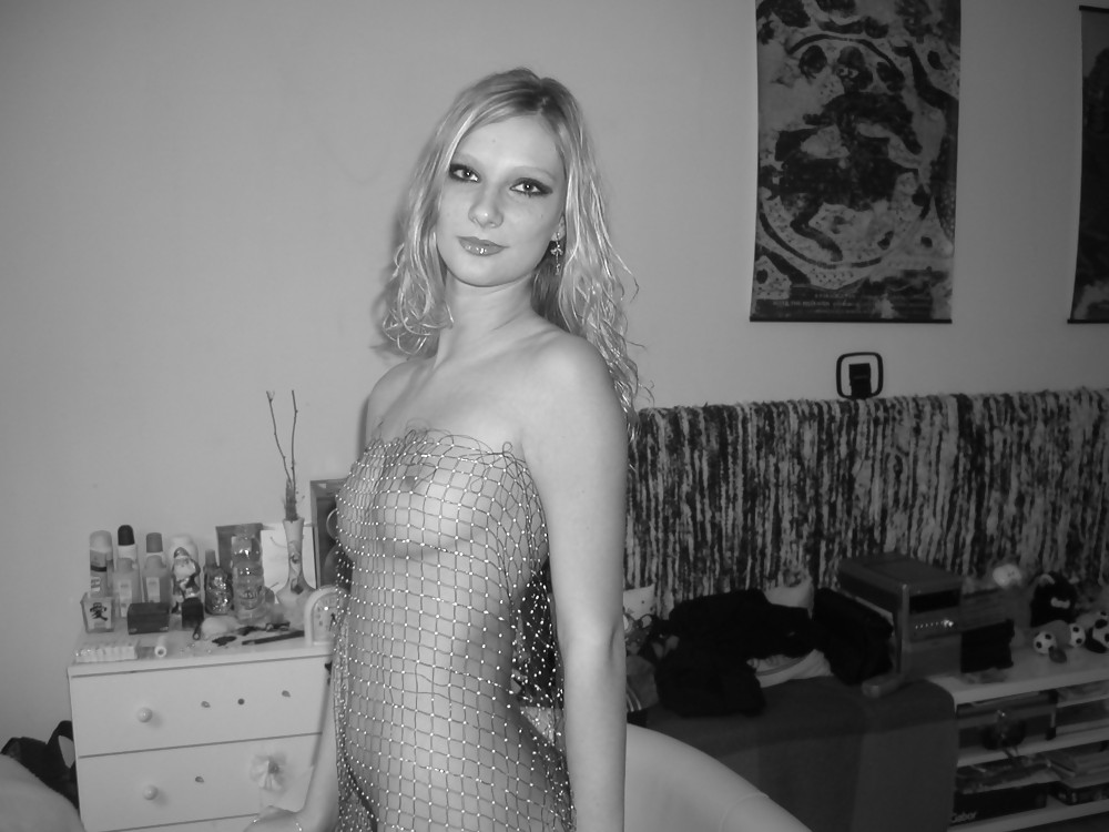 Hot Babe Posing #9496695