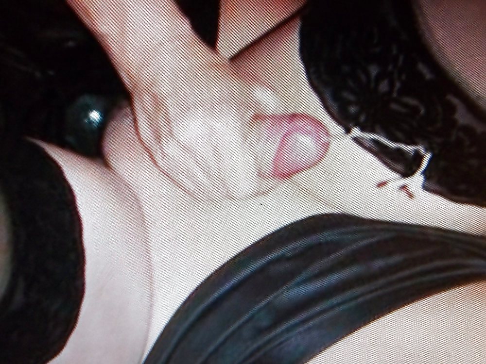 MEN WANKING #8812265
