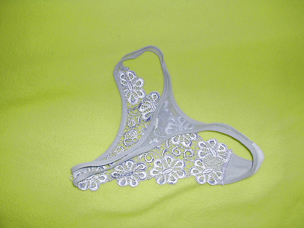 Tongs strings de Sylvie 01
 #16622296