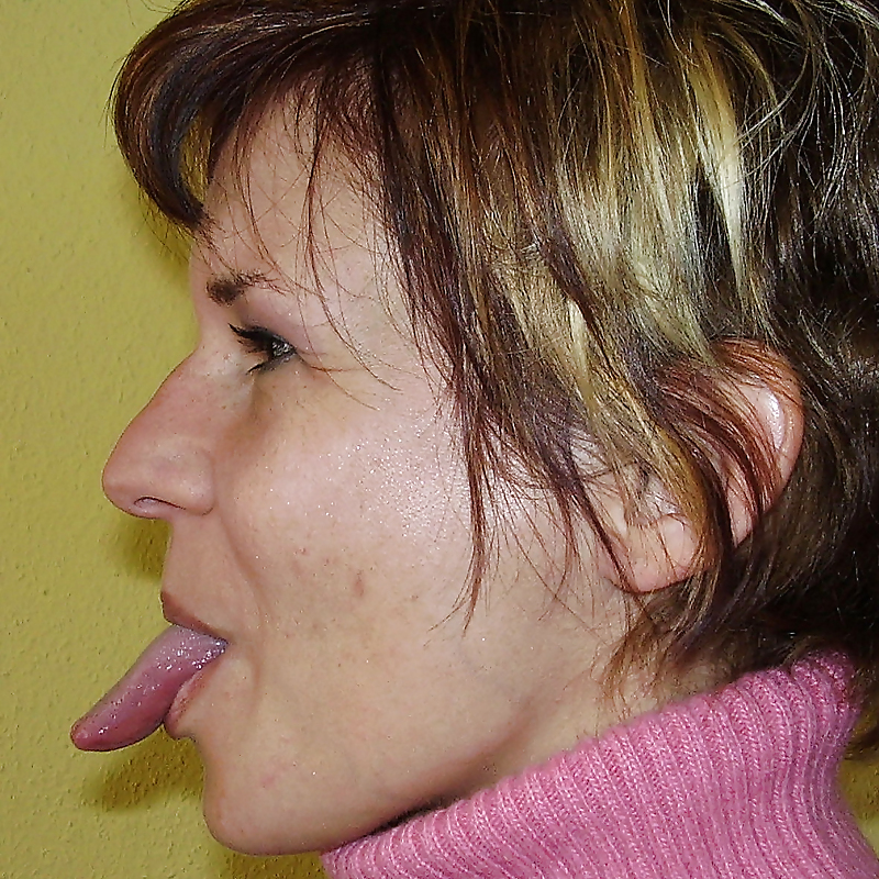 Long tongue mature #3904040