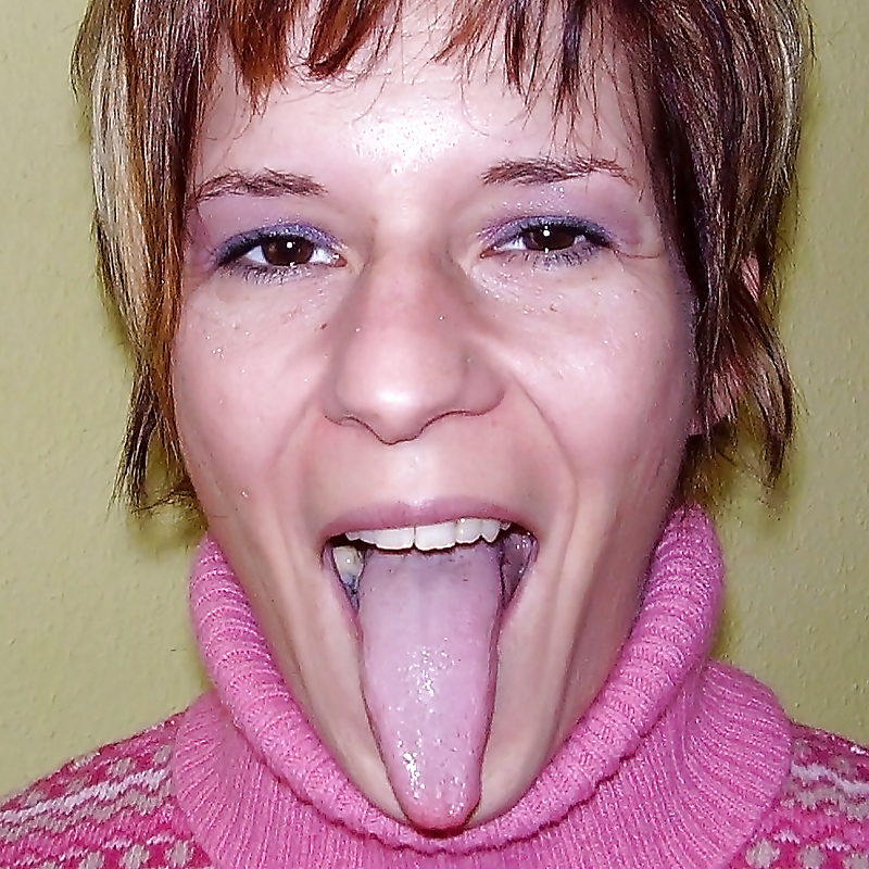Long tongue mature #3904054