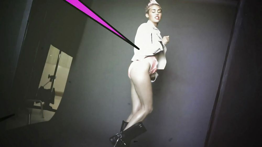 Miley cyrus - v magazine 2013
 #19793665