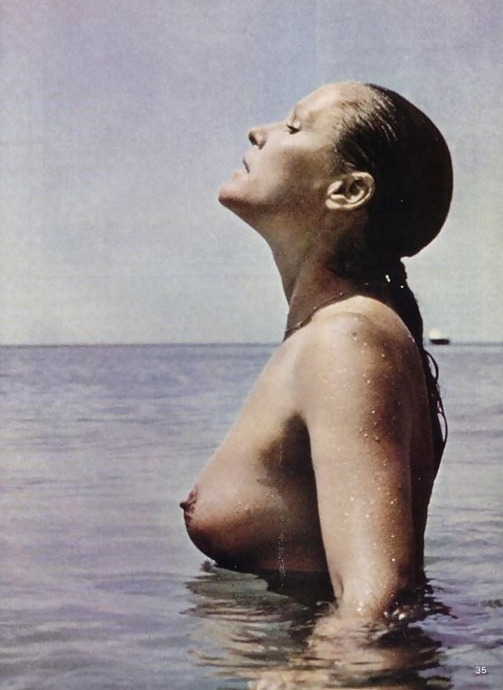 Ursula Andress 
 #16216808