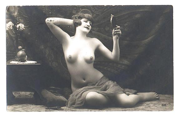 Vintage Erotische Fotokunst 19 - Mädchen Und Spiegel #14804524