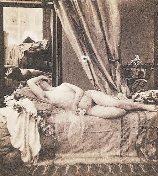 Vintage Erotische Fotokunst 19 - Mädchen Und Spiegel #14804619