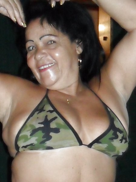 Vieja perra gorda 60 años
 #5404103