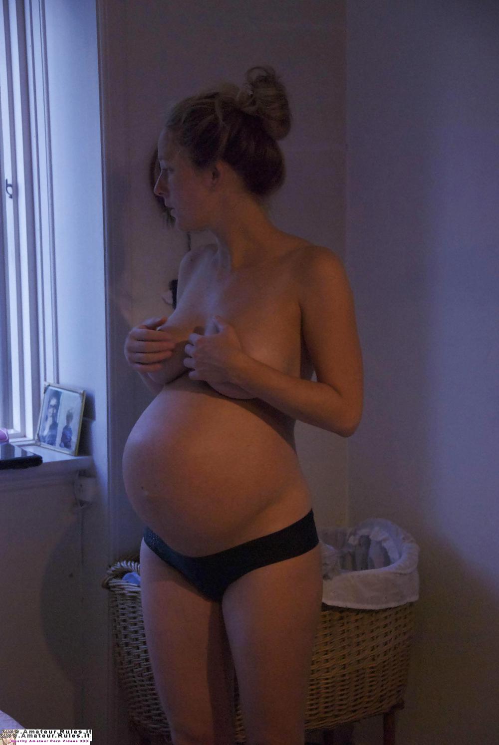 Gravida arreganhada, pregnant, preggo #11378179