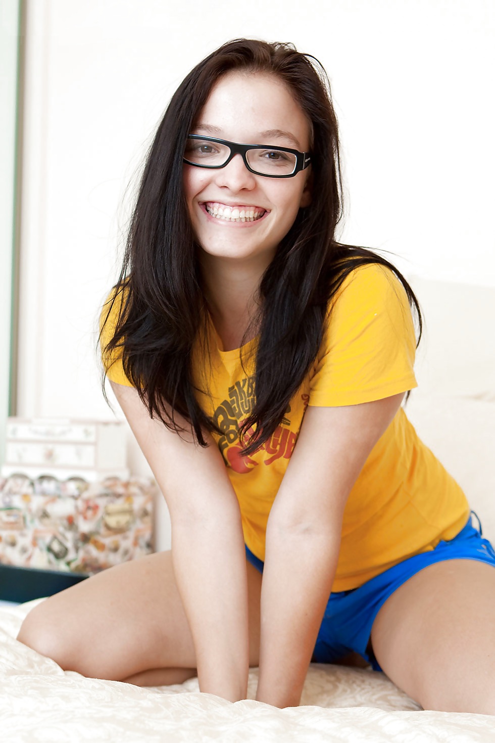 Girl in glasses fingers her pussy. #3966597