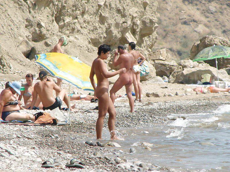 Spiaggia nudista adolescenti
 #648801