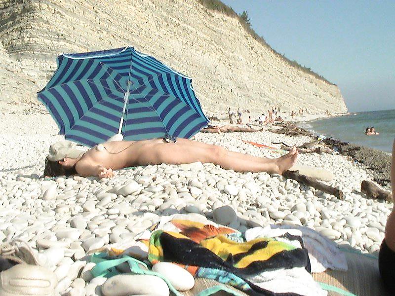 Spiaggia nudista adolescenti
 #648883