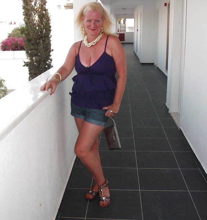 UK Amateur Slut Milf Teresa Mid 50's #7822513