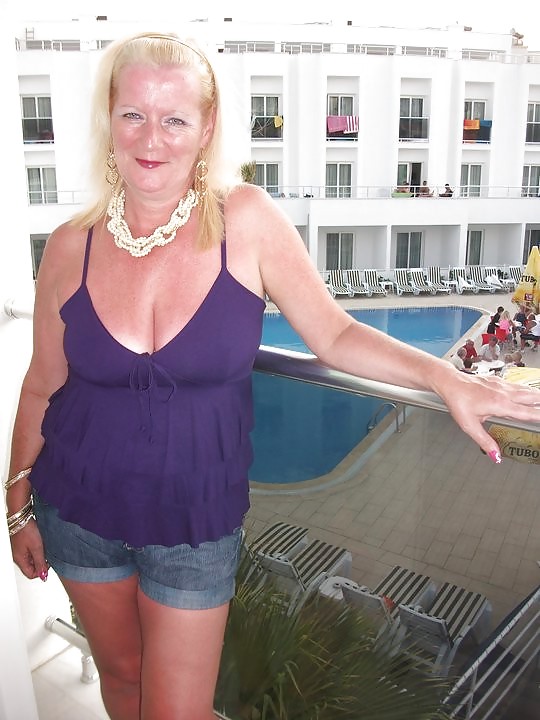 UK Amateur Slut Milf Teresa Mid 50's #7822527