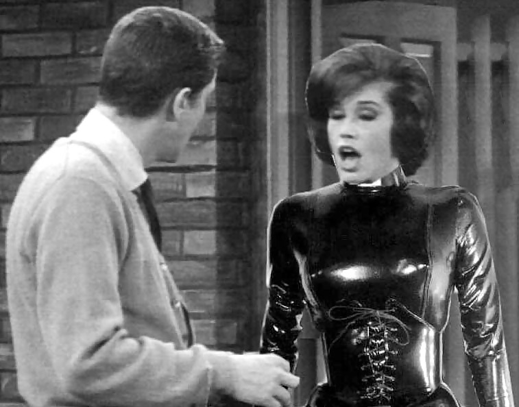 Mary tyler moore legshow plus fakes
 #4610667