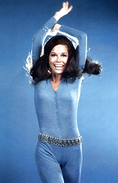 Mary Tyler Moore Legshow plus Fakes #4610717