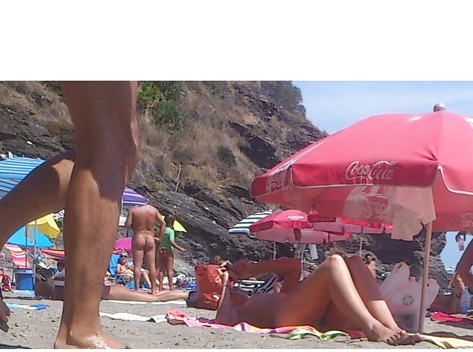 Une Journée à La Plage De Nudistes #19091615