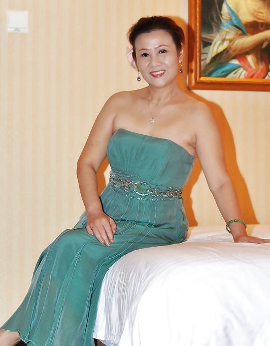 Sexy chinese mature woman #3861182