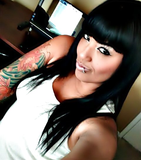 Sandra tatuada y lista para follar
 #9249593