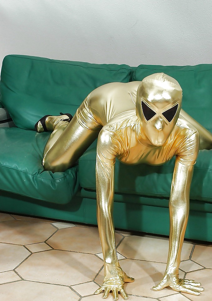 Alien Zentai In Gold Von Cyberfucker) #14707152