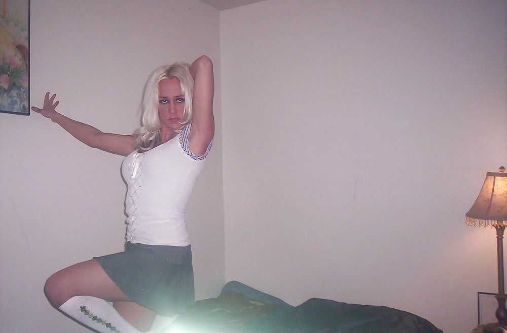 Sizzling young babe #9490358