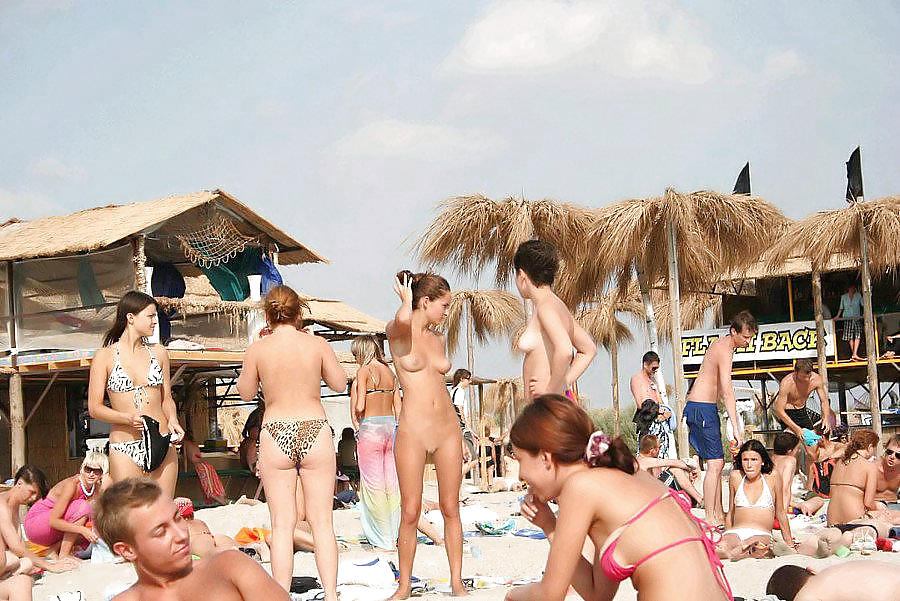 Sono un nudista sulla spiaggia
 #849197