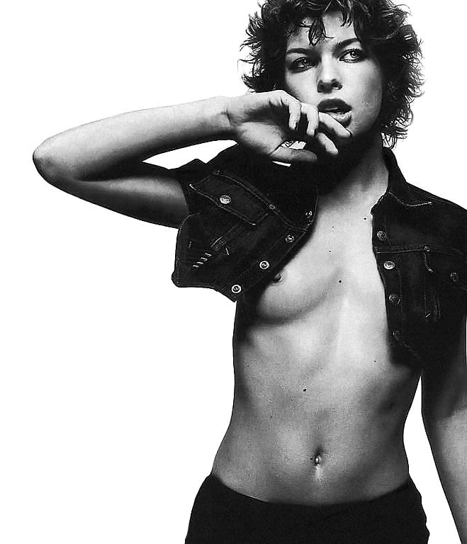 One Hot Skinny Chick - Milla Jovovich #2292228