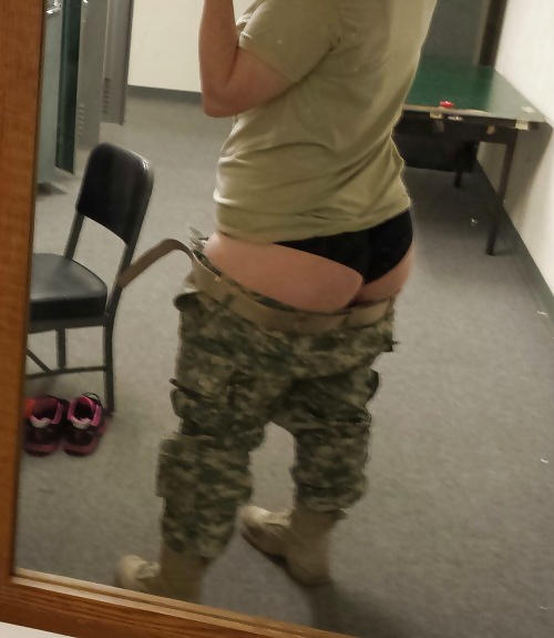 Random hot girls in the military #20838338