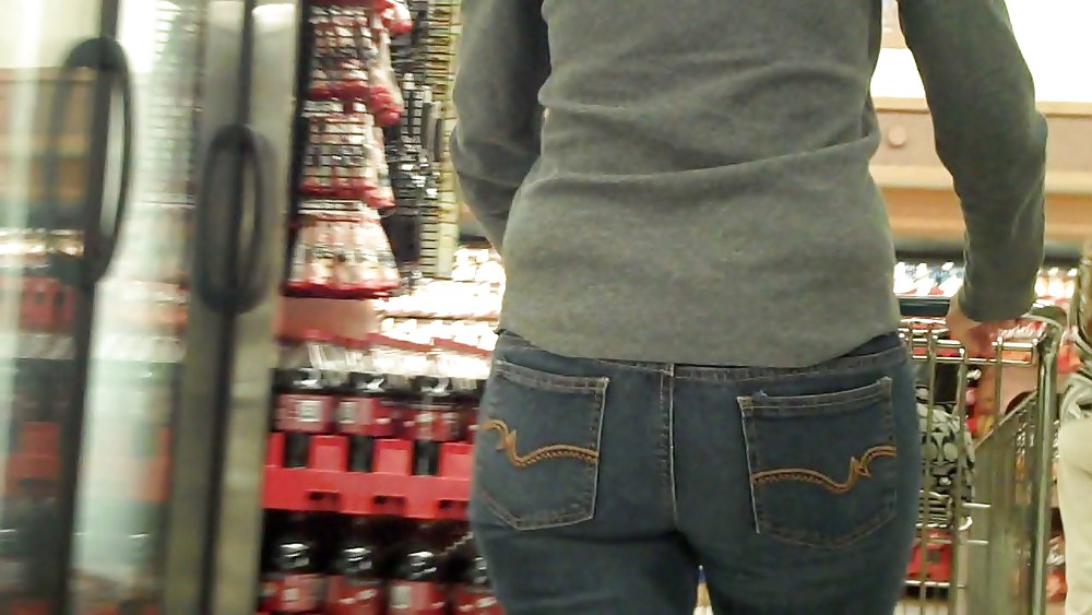 Ass and butts in some jeans here #4507424