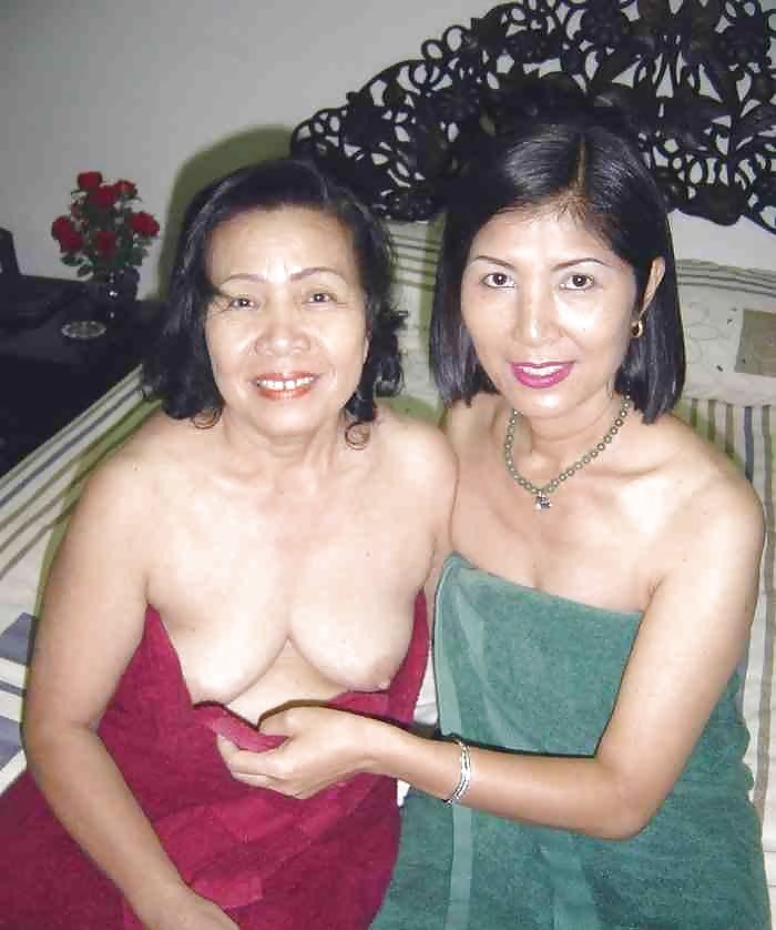Mamma asiatica e non sua figlia
 #14246909