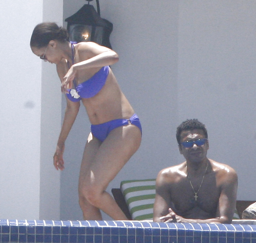 Tyra Banks In BIKINI in Mexico #4521162