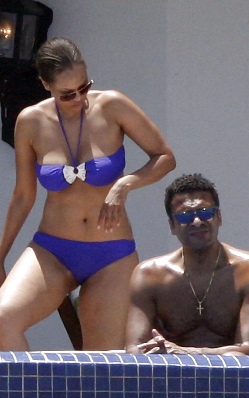 Tyra Banks In BIKINI in Mexico #4521183