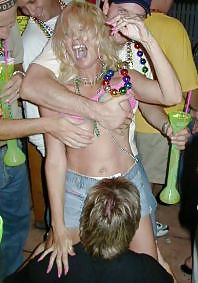 Caramelo caliente christopher
 #17157065