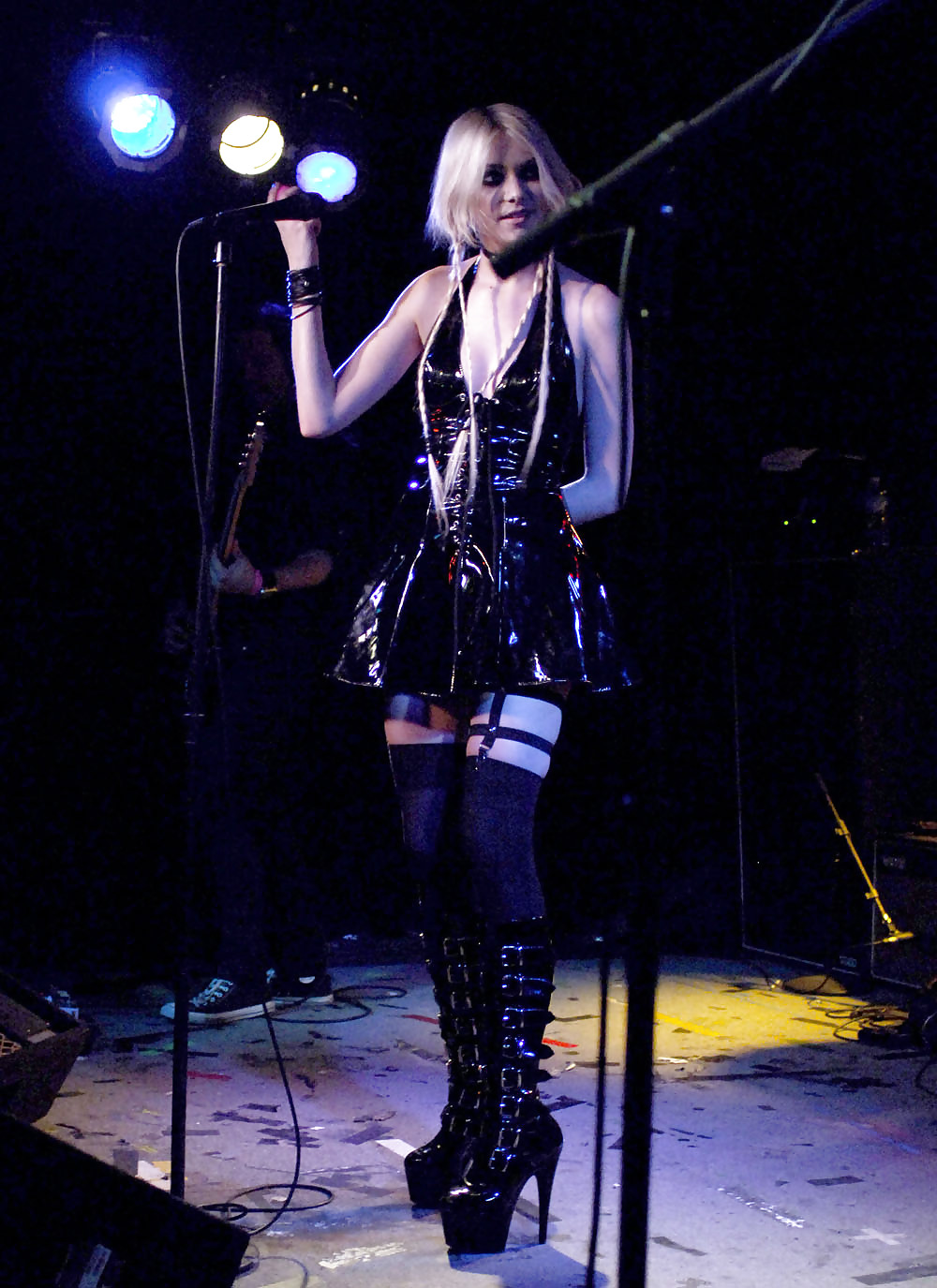Taylor momsen 3 #4435650