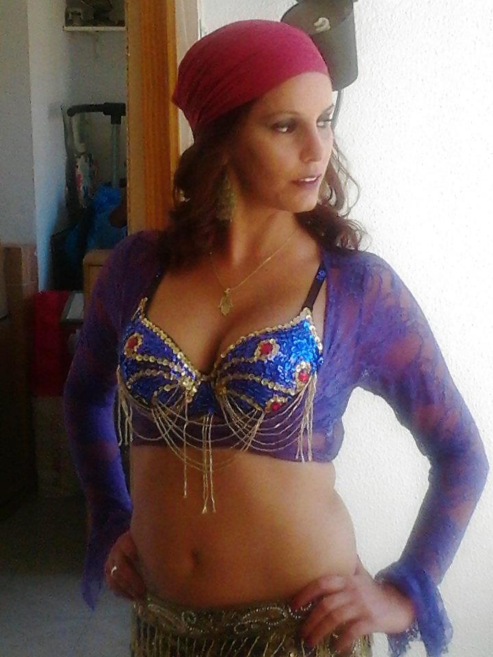 Gitana #19032583