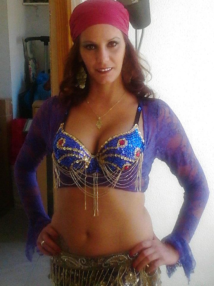 Gitana #19032587