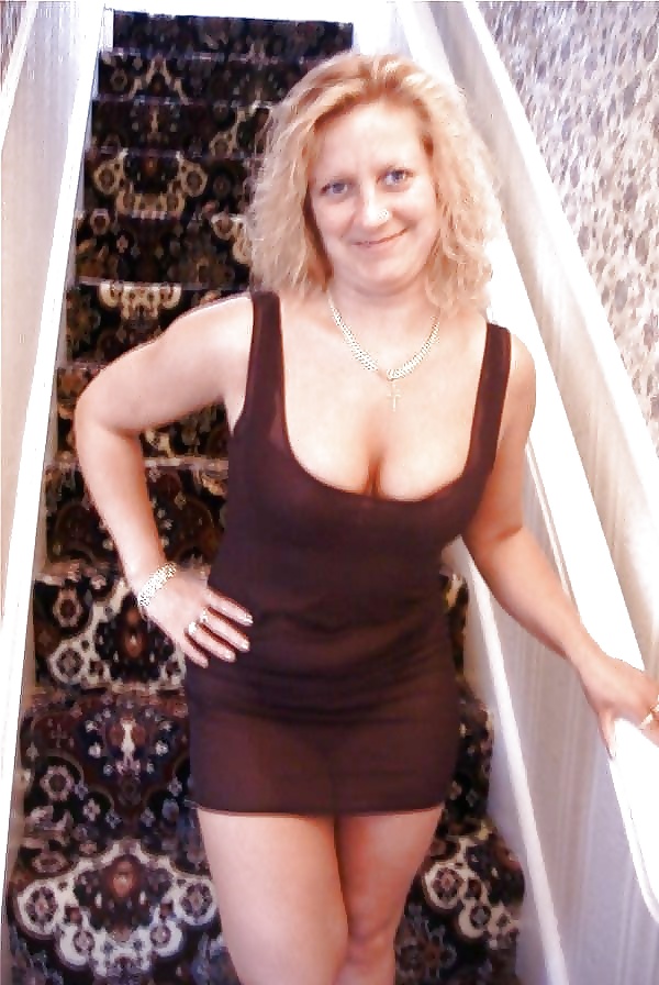 BEE - MATURE SEXY WEST MIDLANDS WOMAN