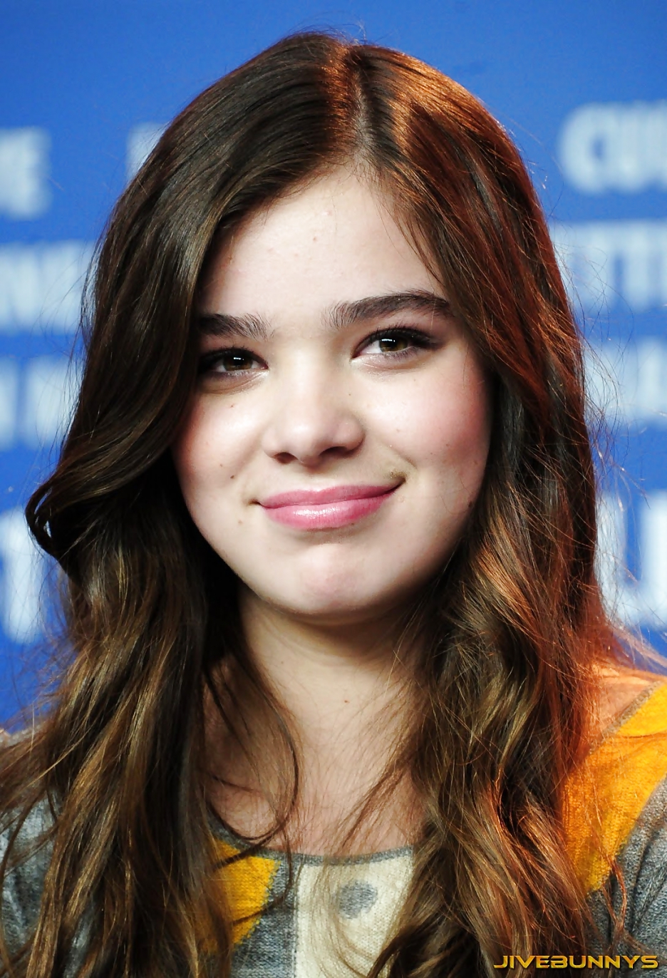 Hailee Steinfeld #17451533