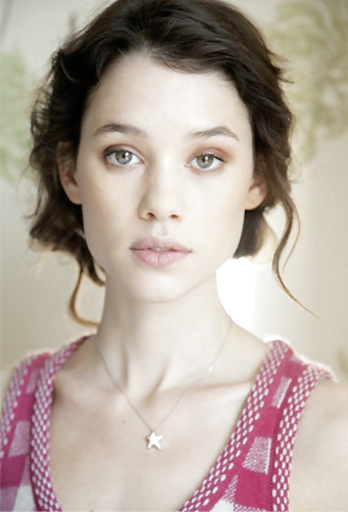 Astrid berges-frisbey
 #12742046