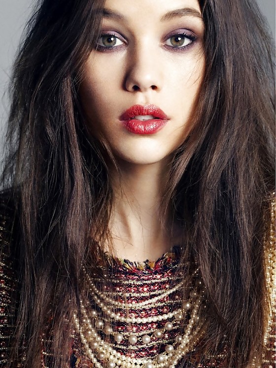 Astrid berges-frisbey
 #12742066