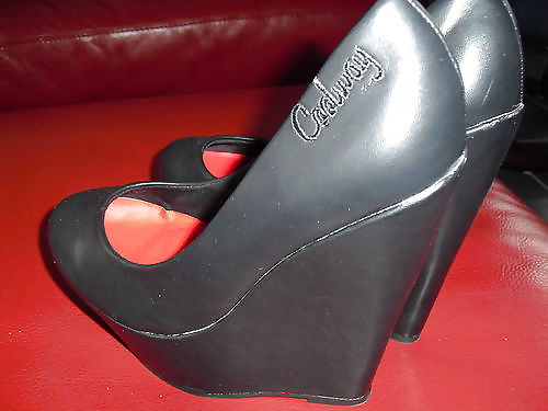 My Aunt Gudrun shows her nice Pumps