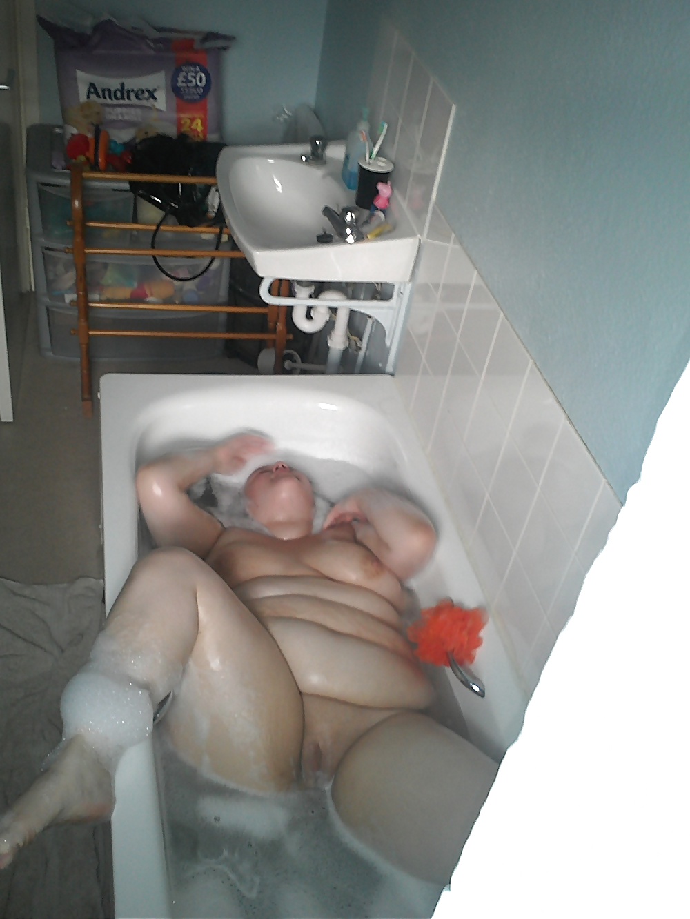 Bbw court me spyin on her in bath and opened her legs #18228992