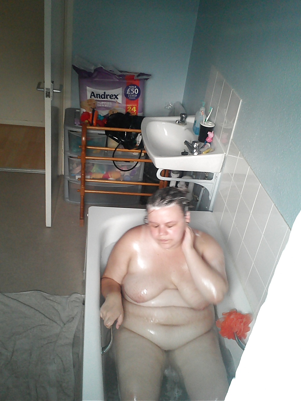 Bbw court me spyin on her in bath and opened her legs #18229014