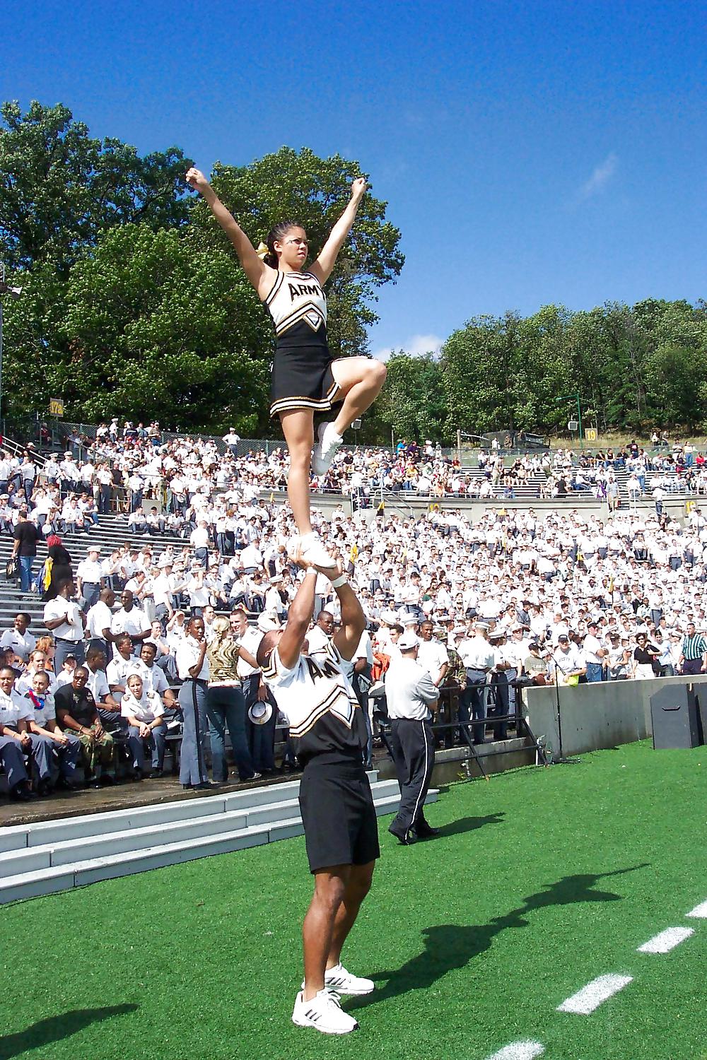 軍隊の尻軽女 - usma west point cheerleaders
 #17303134