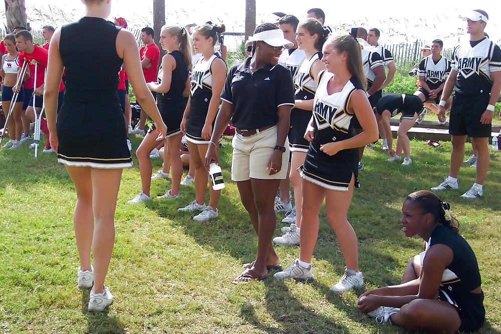 Troie dell'esercito - cheerleaders di usma west point
 #17303147