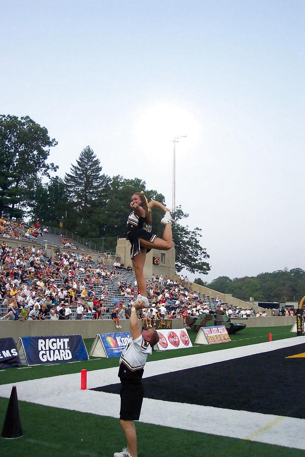 軍隊の尻軽女 - usma west point cheerleaders
 #17303153