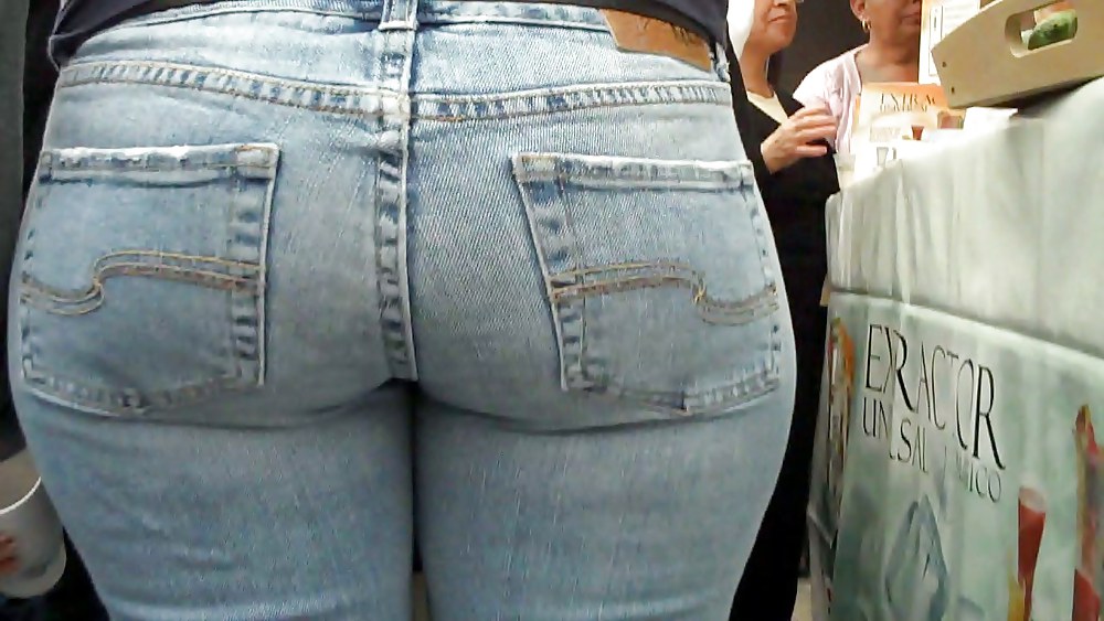 Cumon on look at nice big ass in butt tight jeans
 #3639167