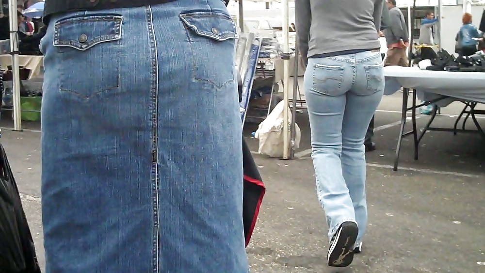 Cum Auf Blick Auf Schönen Großen Hintern In Engen Jeans Hintern #3639295