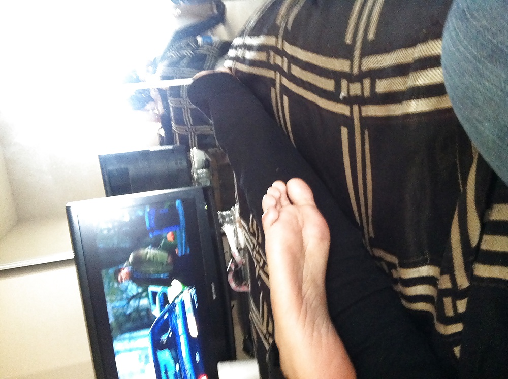 GIRLFRIENDS FEET (Candid & Non-Canid)