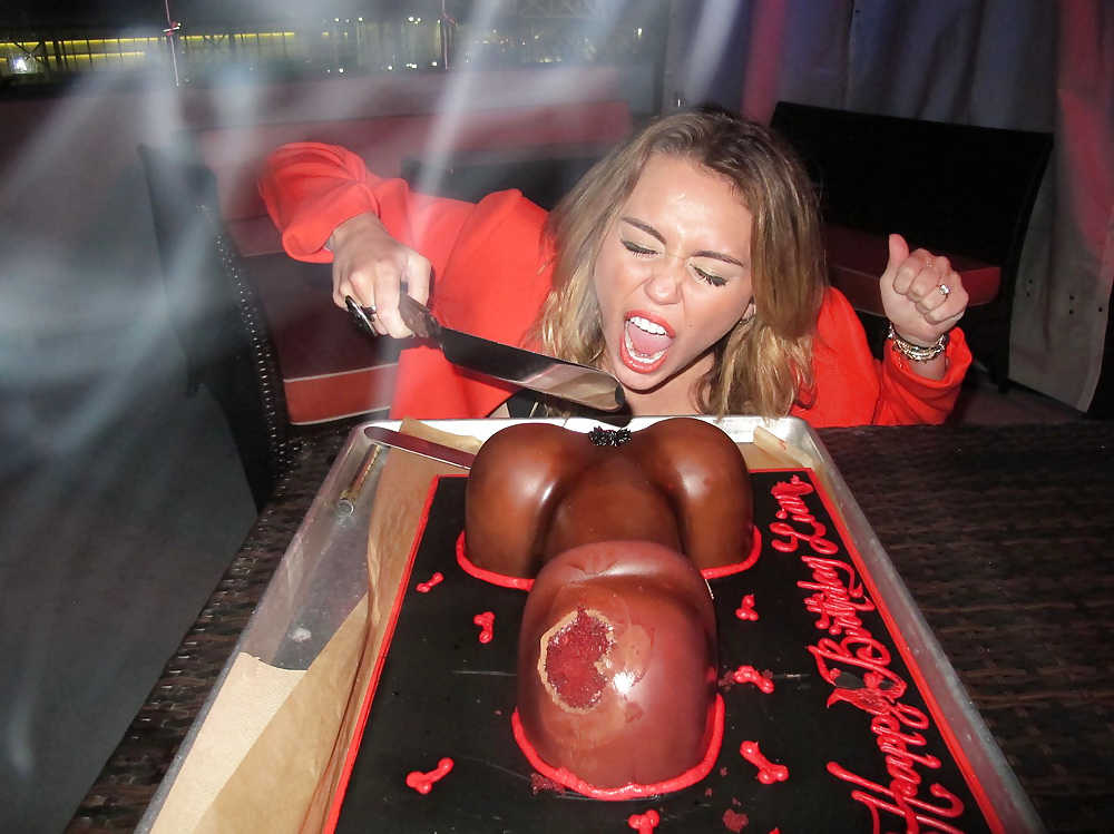 Miley Cyrus Choc Cock and more #7074087